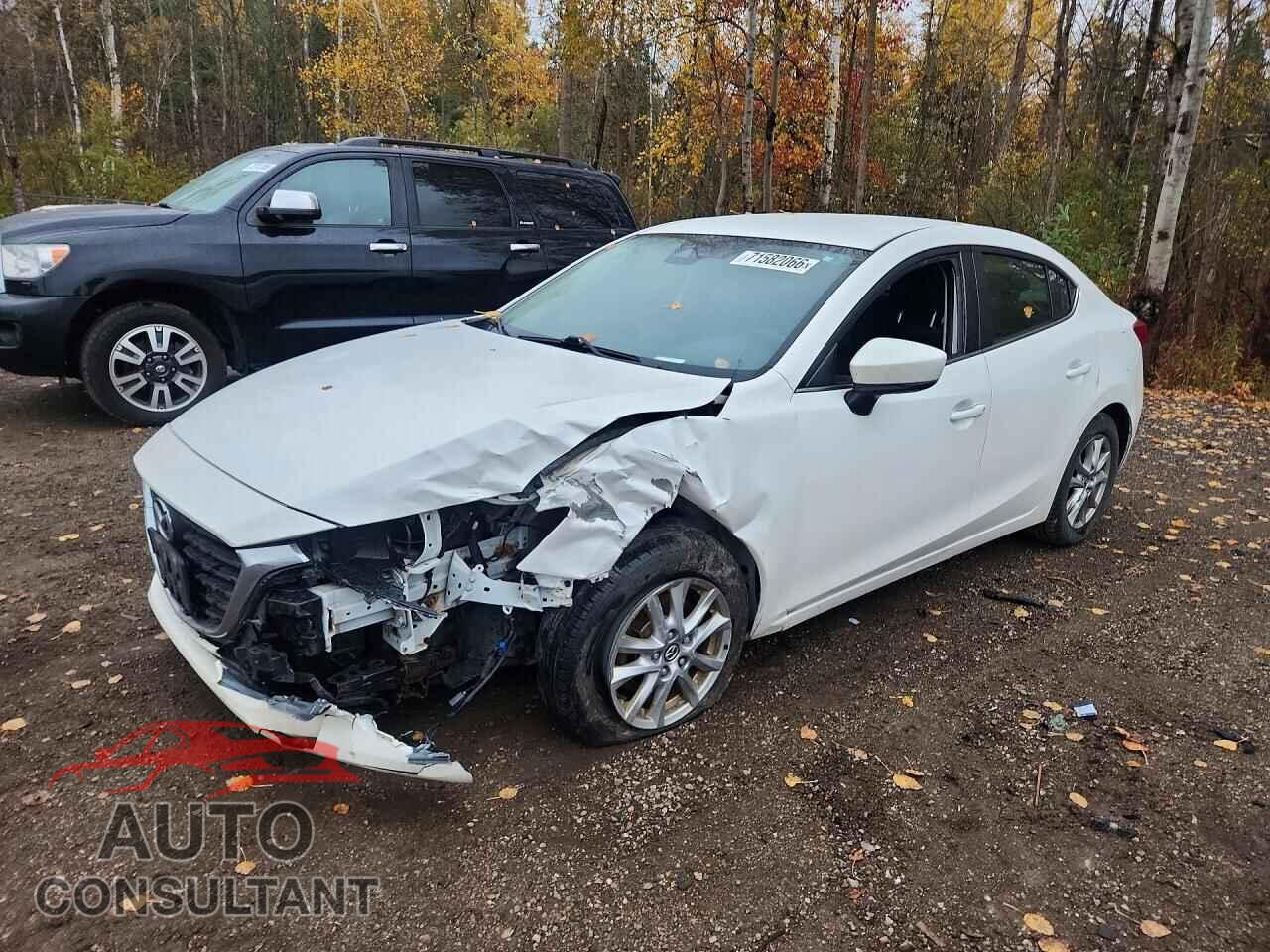 MAZDA 3 2018 - 3MZBN1V76JM275910