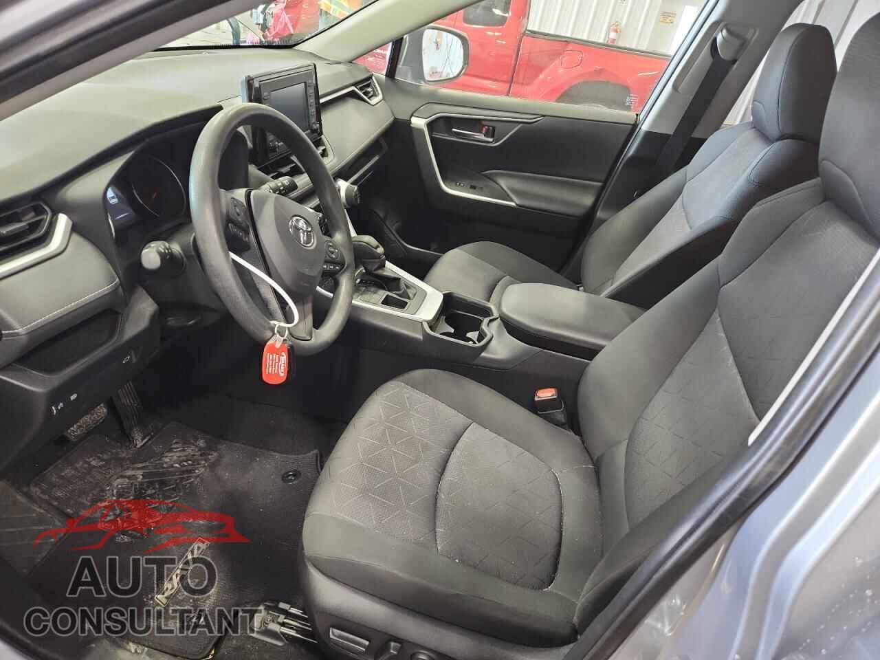 TOYOTA RAV4 2019 - JTMP1RFV6KD512313