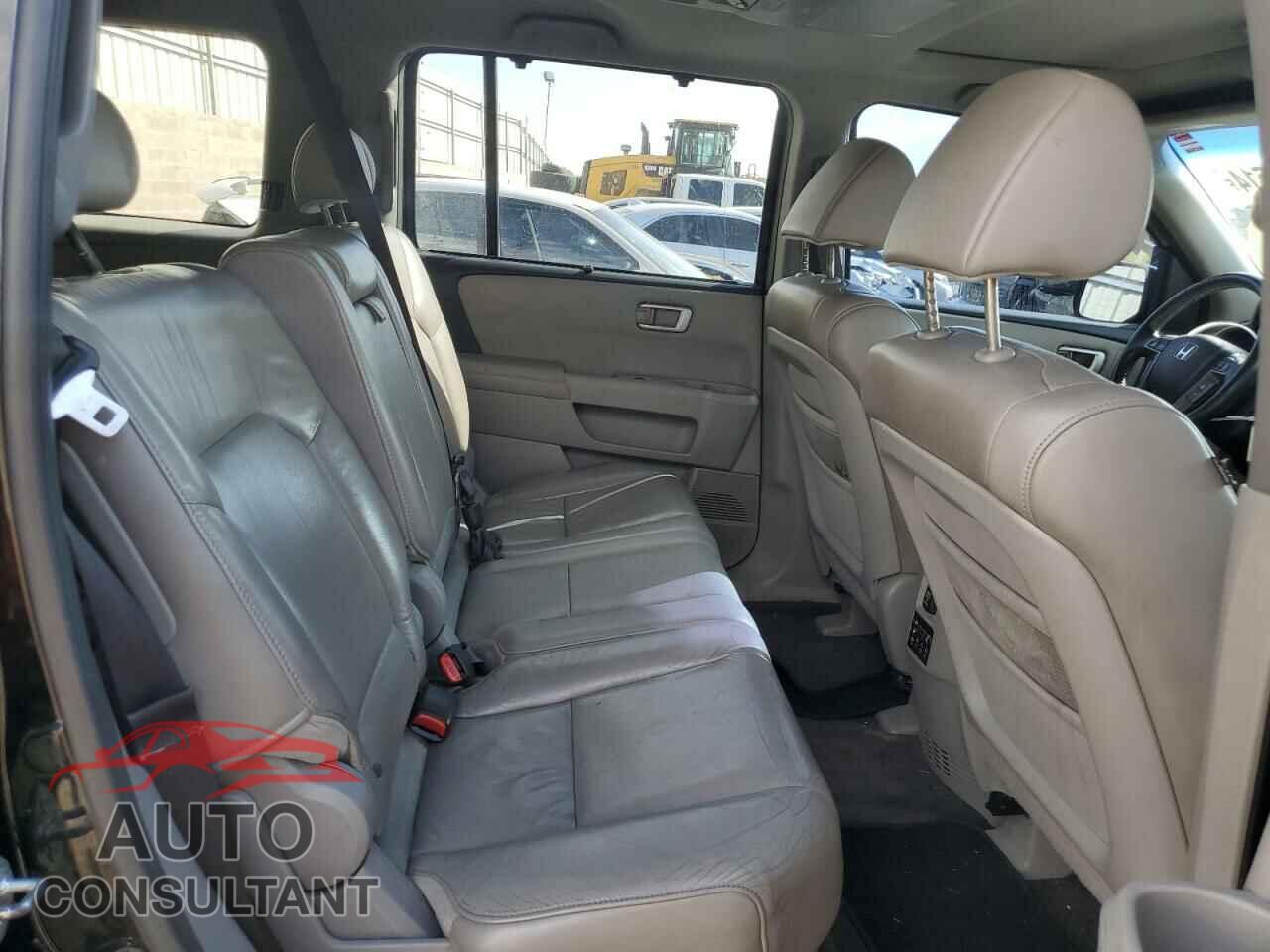 HONDA PILOT 2011 - 5FNYF4H97BB046862