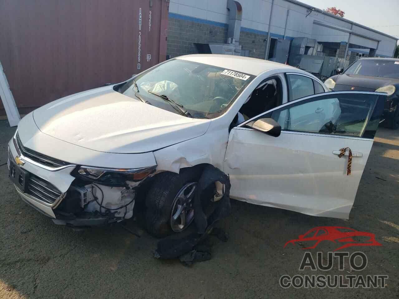 CHEVROLET MALIBU 2018 - 1G1ZC5ST2JF284905