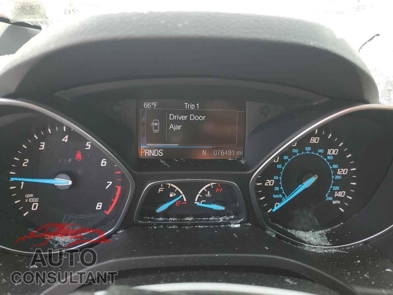 FORD ESCAPE 2015 - 1FMCU9J94FUC85267