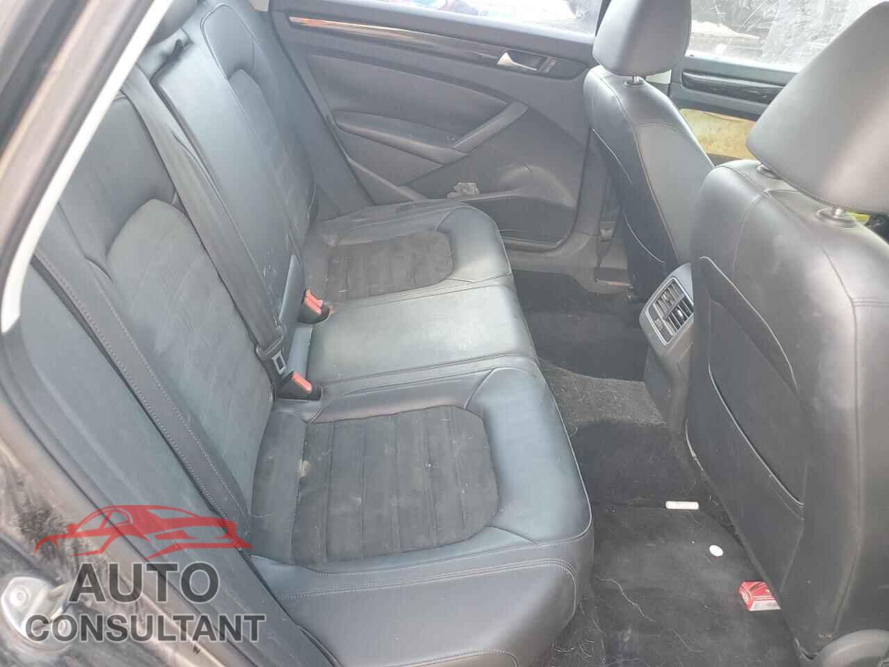 VOLKSWAGEN PASSAT 2014 - 1VWCS7A30EC096563