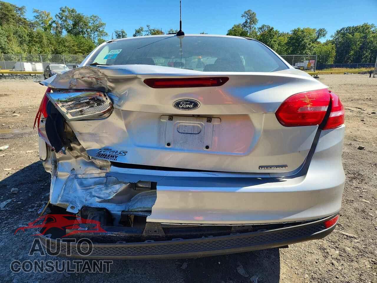 FORD FOCUS 2016 - 1FADP3E23GL201589
