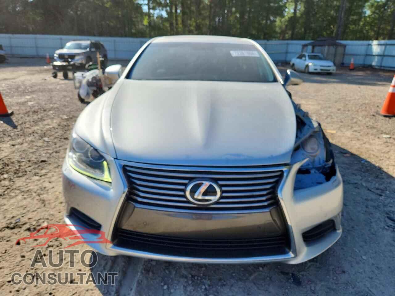 LEXUS LS460 2017 - JTHCL5EF5H5028873