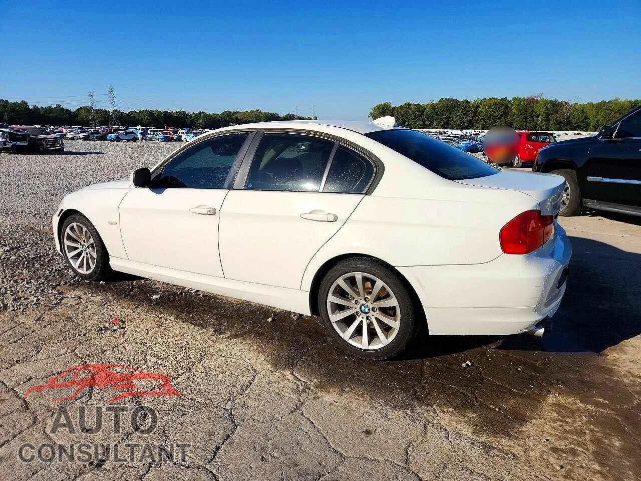 BMW 3 SERIES 2011 - WBAPH7G57BNM56727