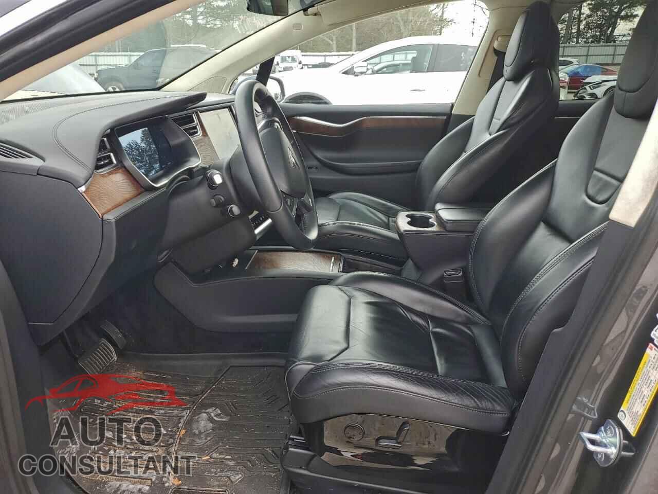 TESLA MODEL X 2017 - 5YJXCBE21HF035574