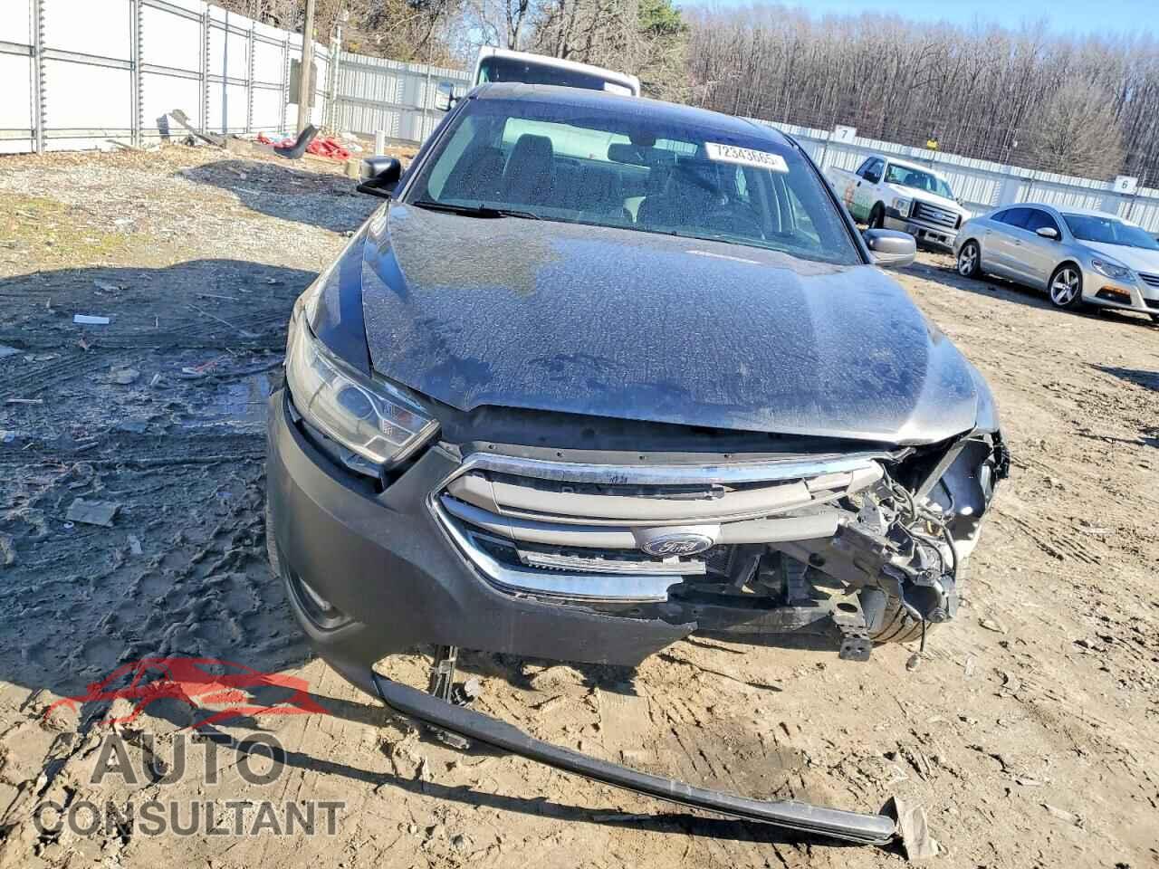 FORD TAURUS 2018 - 1FAHP2E81JG109297