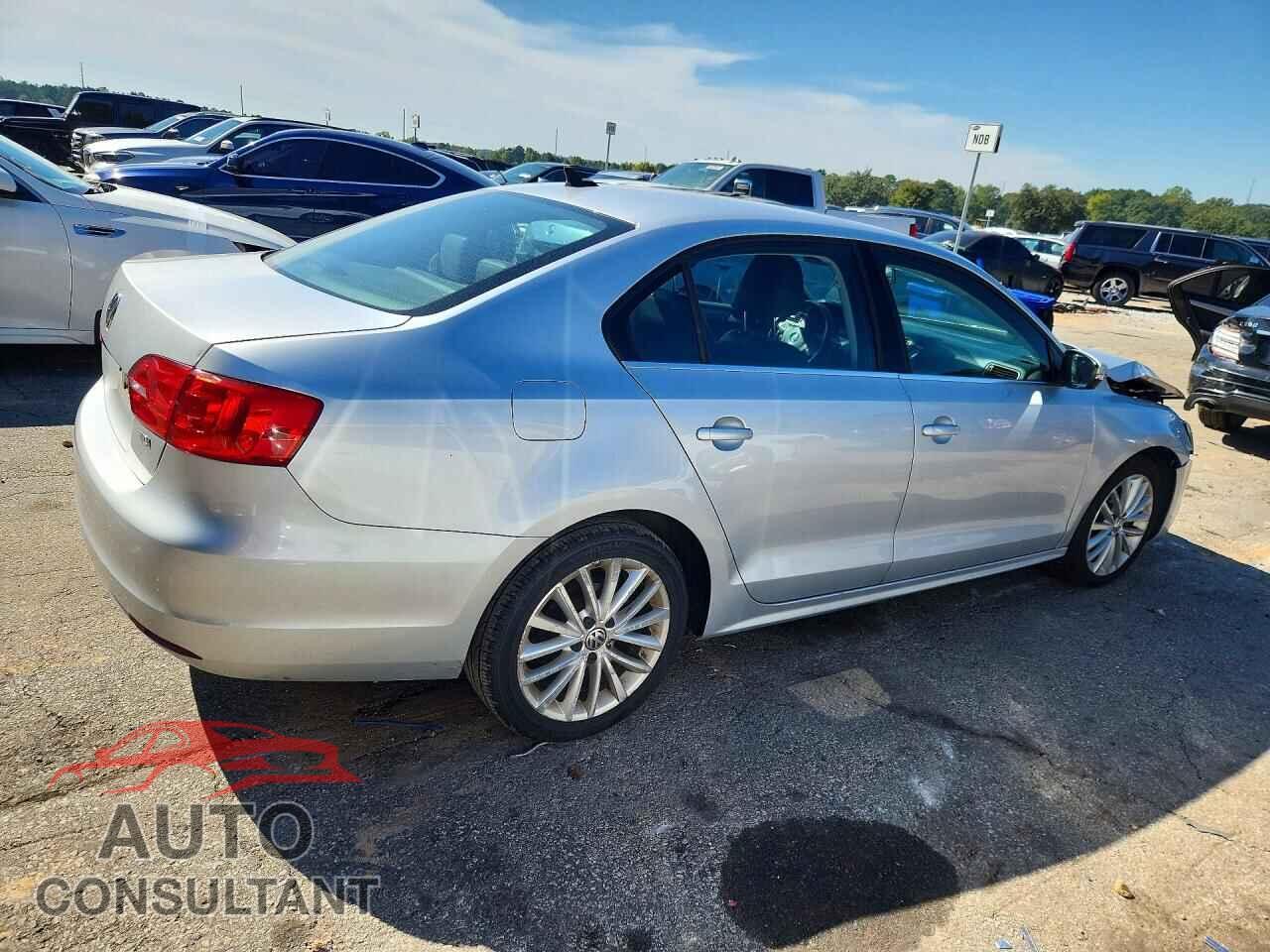 VOLKSWAGEN JETTA 2013 - 3VWLL7AJ2DM247332