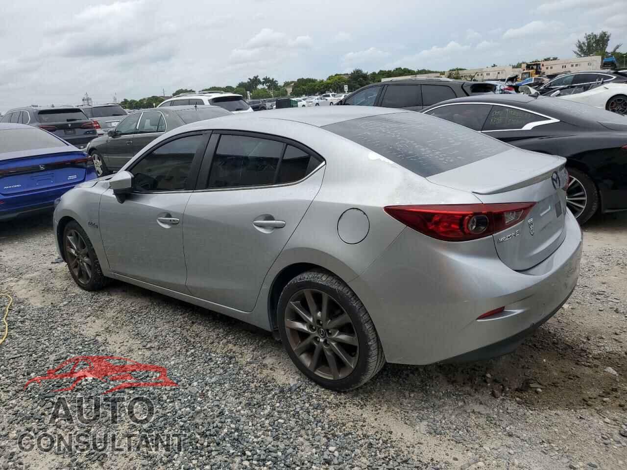 MAZDA 3 2018 - 3MZBN1V39JM206884