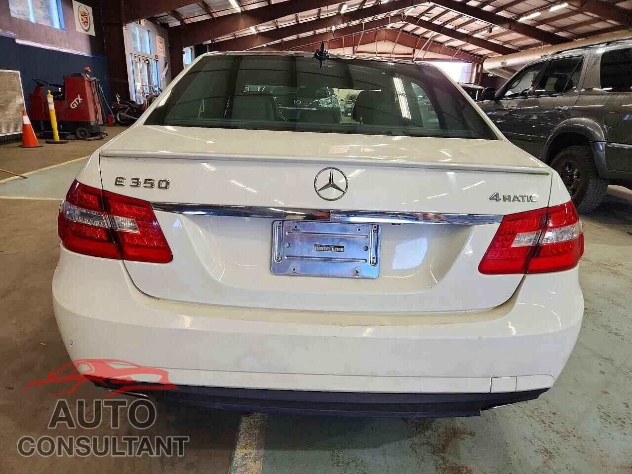 MERCEDES-BENZ E-CLASS 2011 - WDDHF8HB4BA385426
