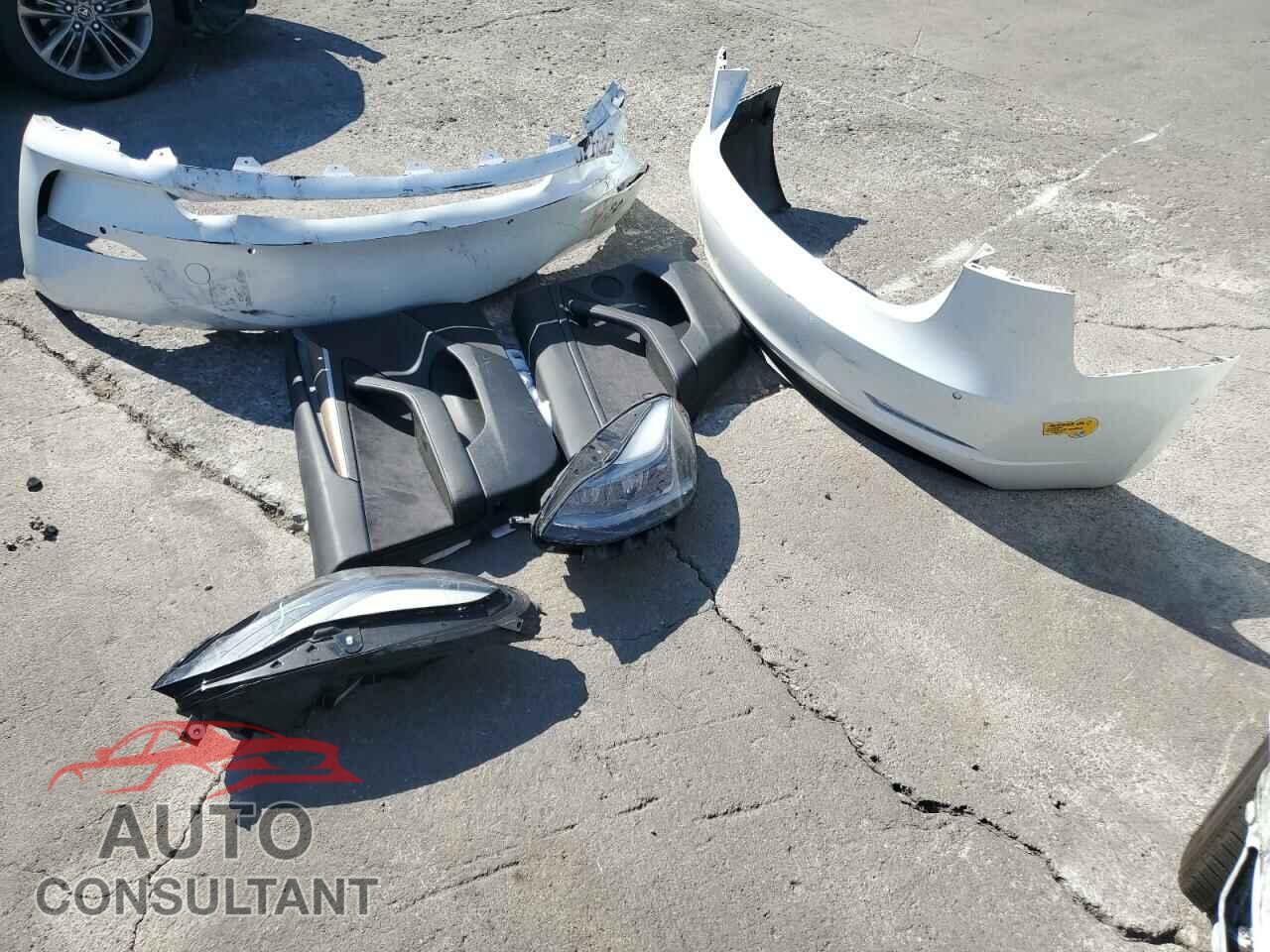 TESLA MODEL 3 2021 - 5YJ3E1EA0MF100418