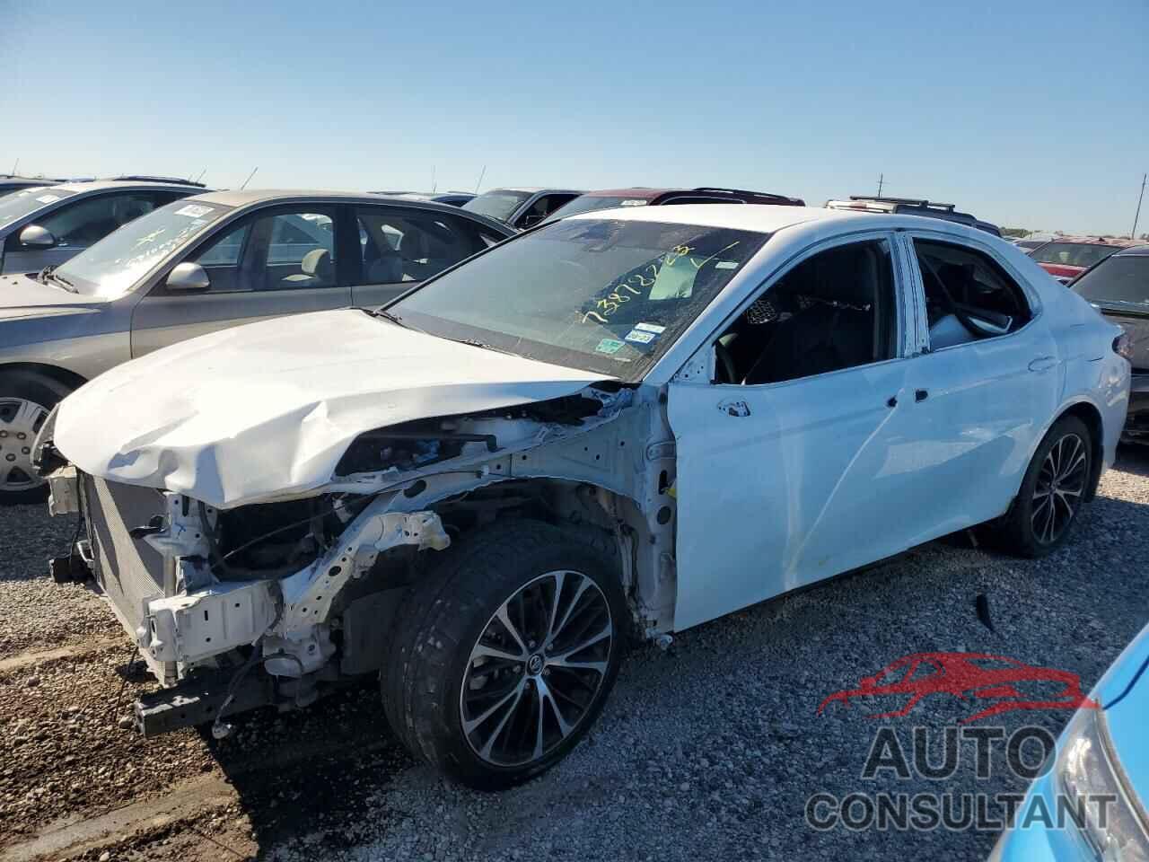 TOYOTA CAMRY 2018 - 4T1B11HK7JU543594