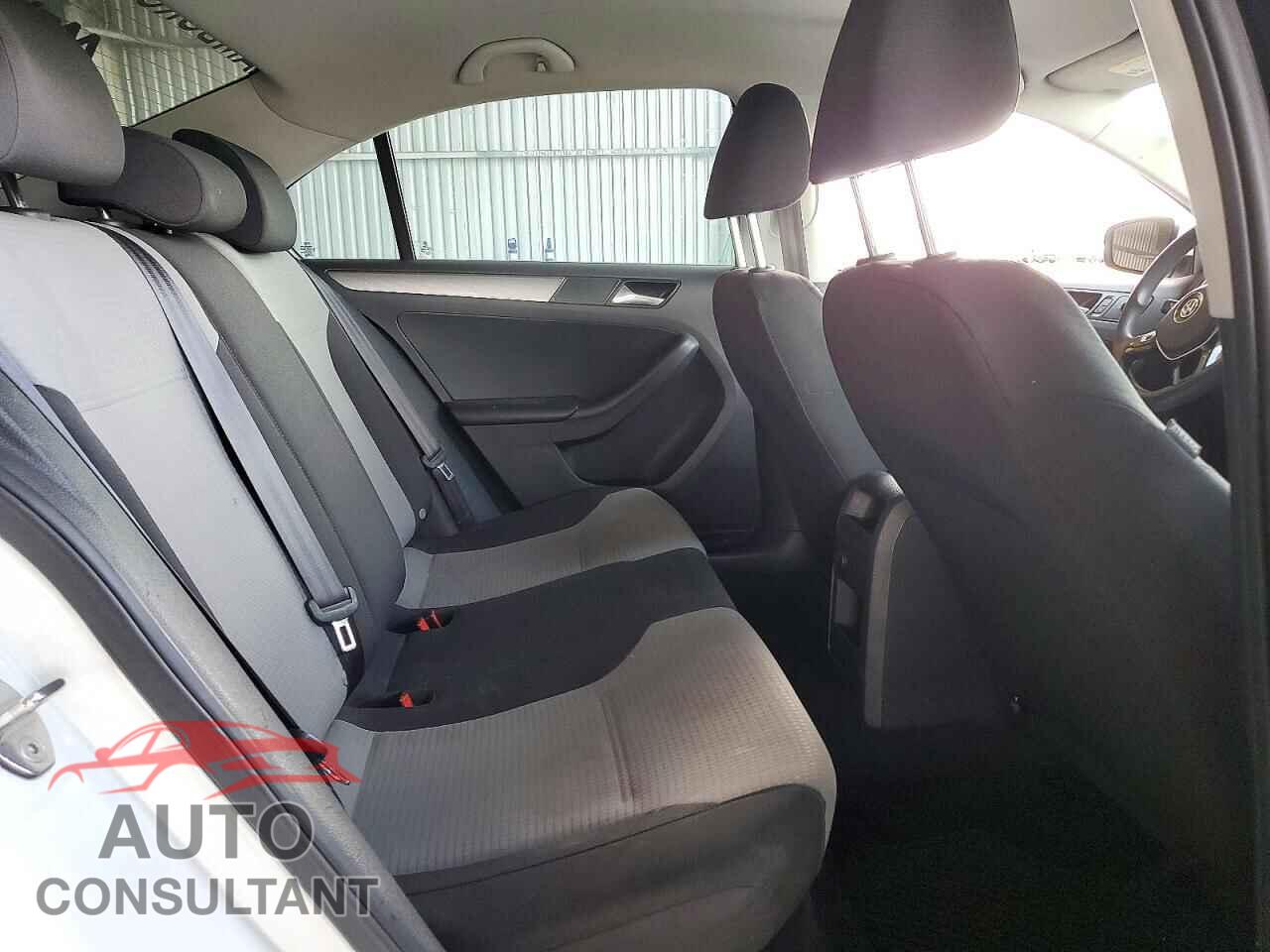 VOLKSWAGEN JETTA 2017 - 3VW2B7AJ2HM277175