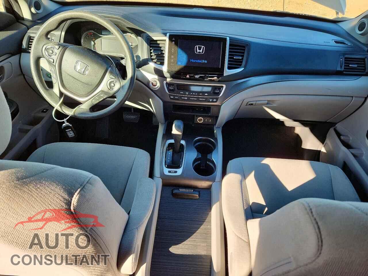 HONDA PILOT 2017 - 5FNYF6H34HB015357
