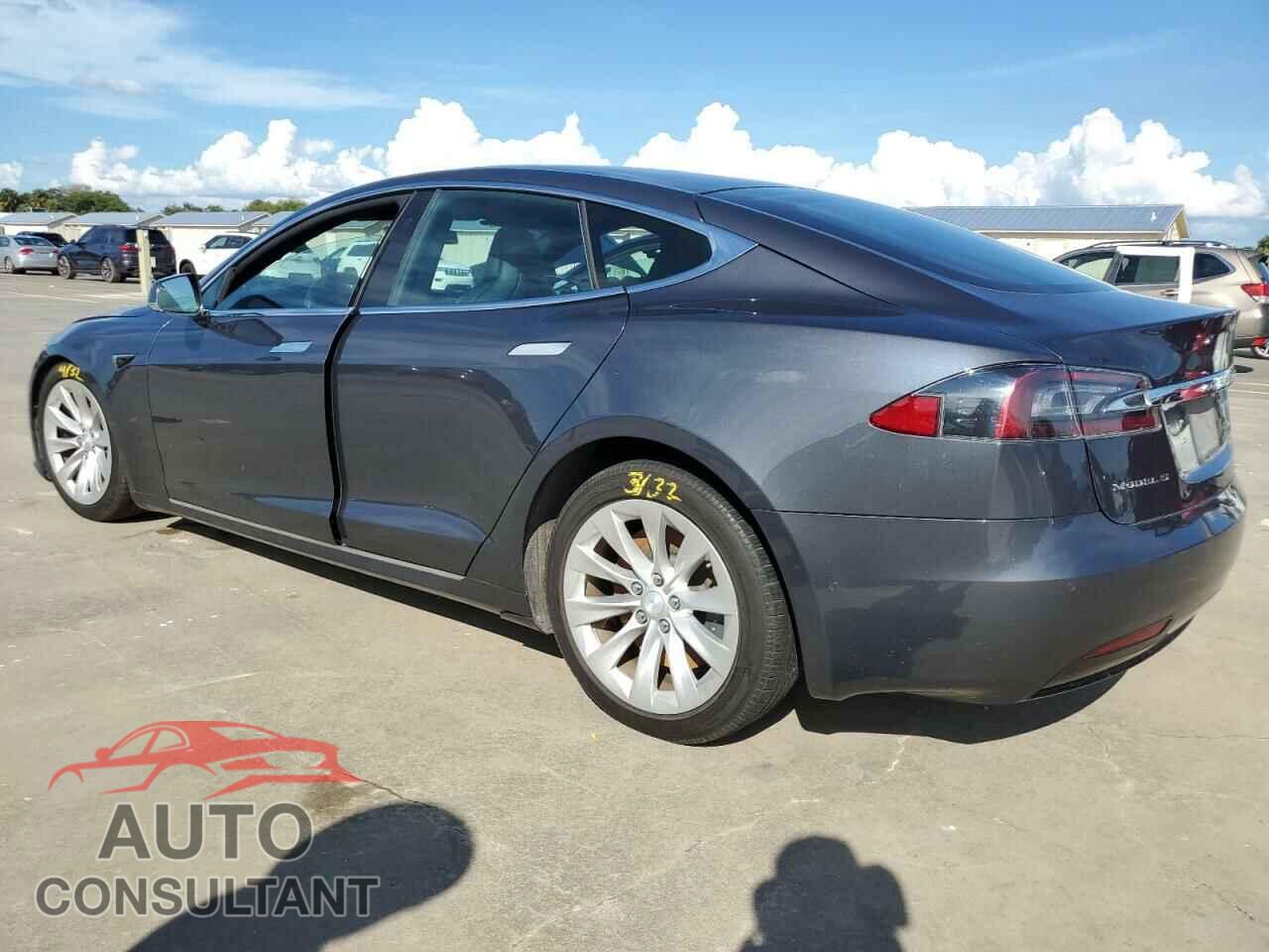 TESLA MODEL S 2018 - 5YJSA1E28JF297818