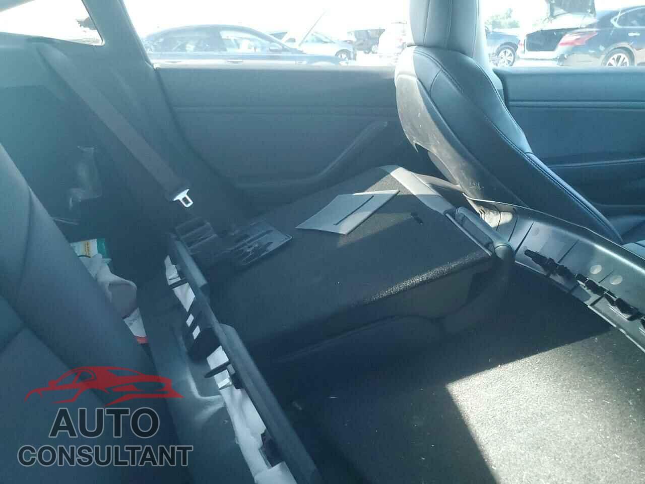 TESLA MODEL 3 2018 - 5YJ3E1EB7JF145151
