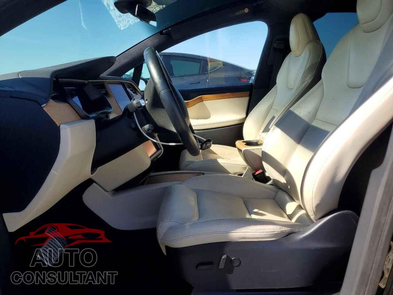 TESLA MODEL X 2020 - 5YJXCBE40LF239082