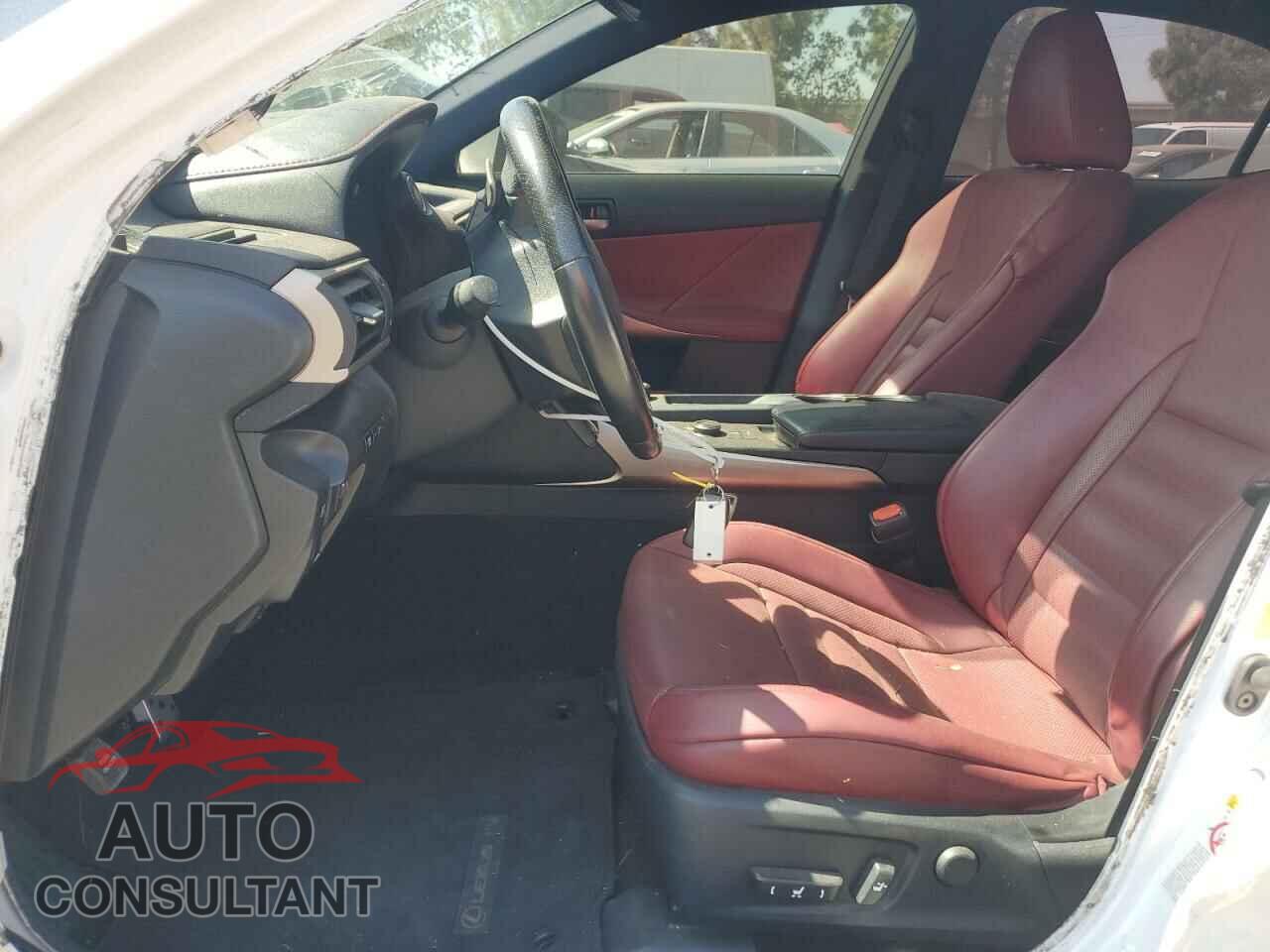 LEXUS IS 2017 - JTHBA1D23H5060875