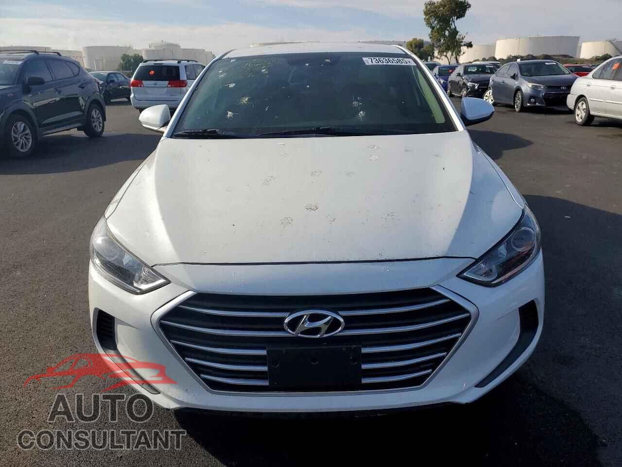 HYUNDAI ELANTRA 2018 - 5NPD74LF3JH347329