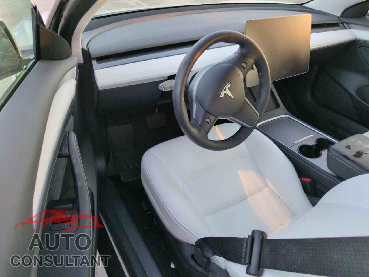 TESLA MODEL 3 2021 - 5YJ3E1EB0MF036471
