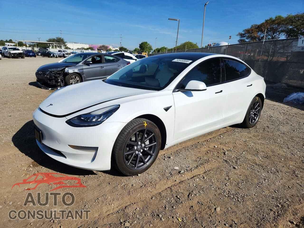 TESLA MODEL 3 2020 - 5YJ3E1EA1LF718135