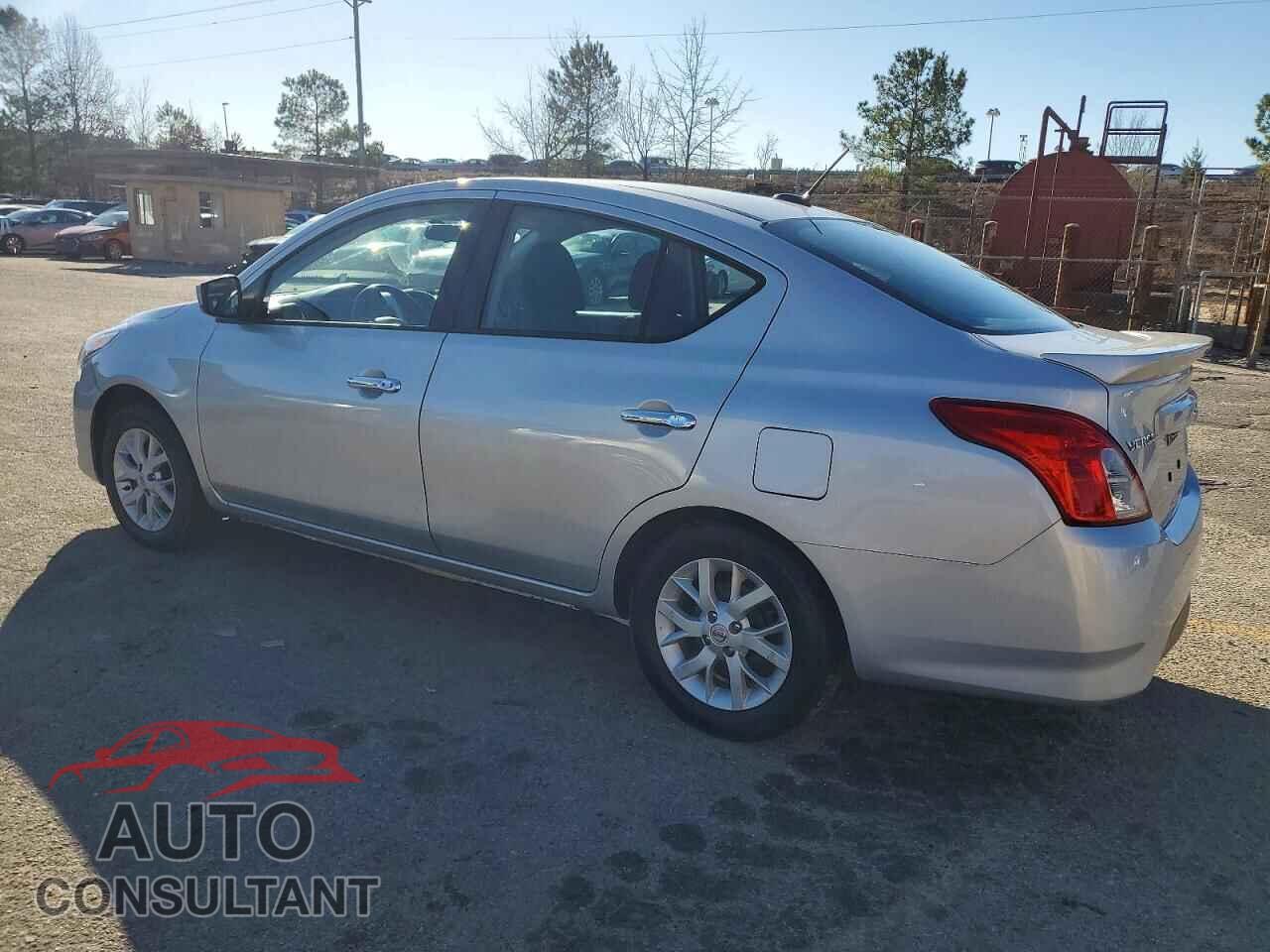 NISSAN VERSA 2019 - 3N1CN7AP3KL823503