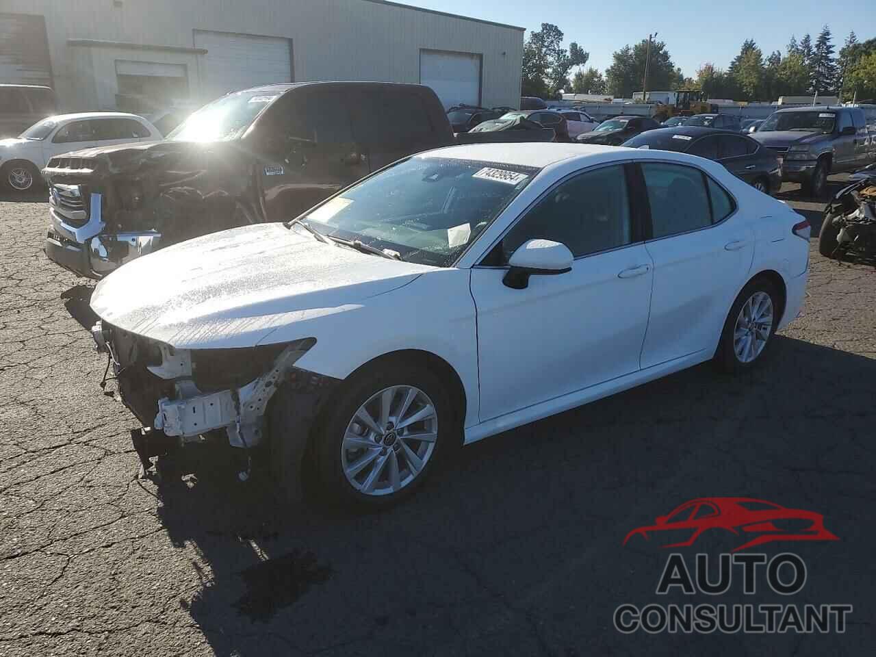 TOYOTA CAMRY 2022 - 4T1C11AK4NU653538