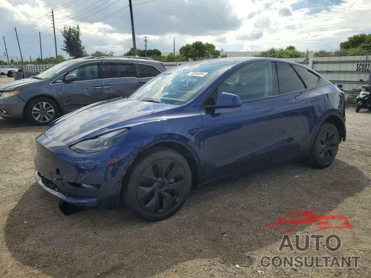 TESLA MODEL Y 2024 - 7SAYGDEE0RA326647