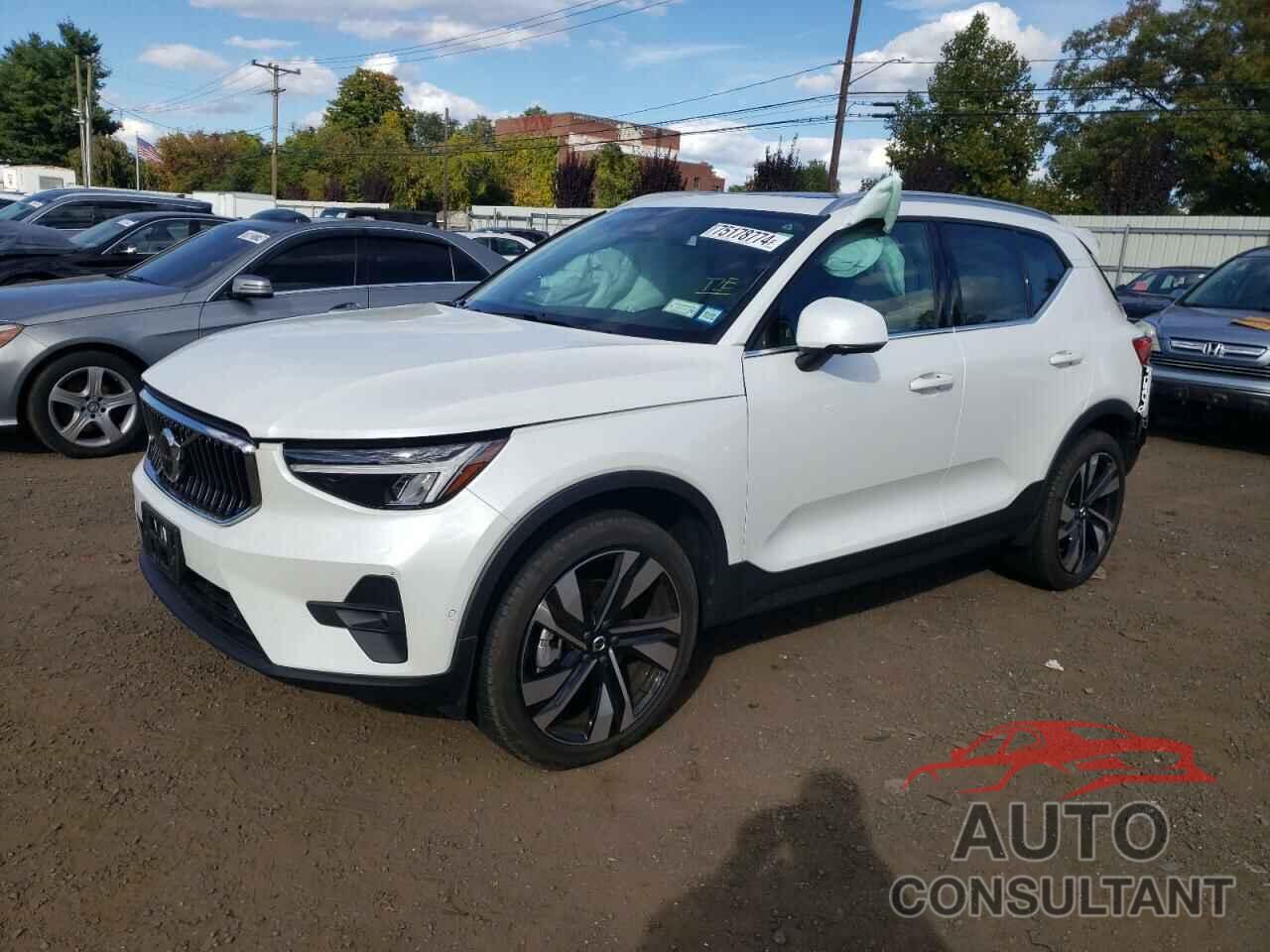 VOLVO XC40 PLUS 2024 - YV4L12UE2R2211887