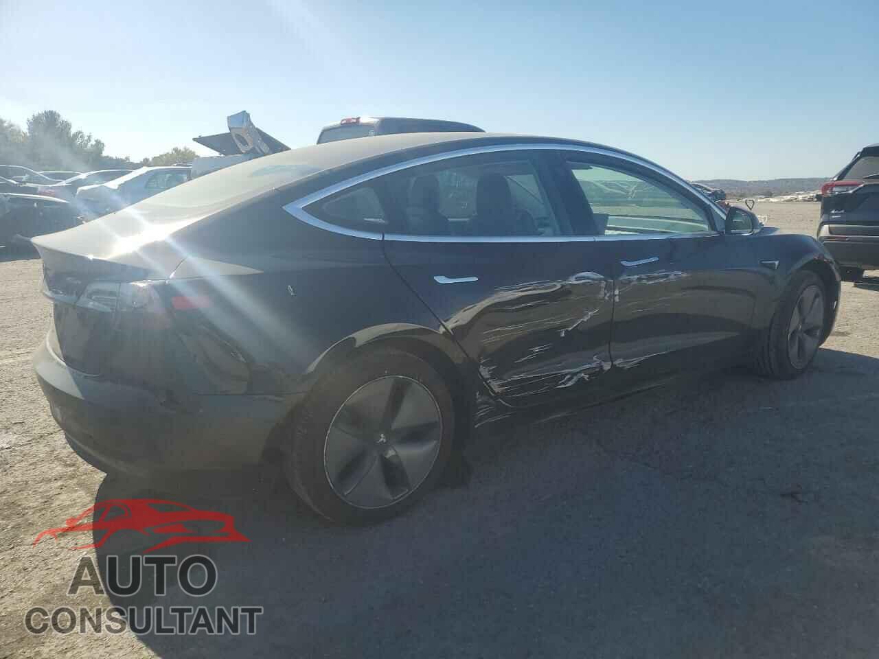 TESLA MODEL 3 2018 - 5YJ3E1EB0JF068283