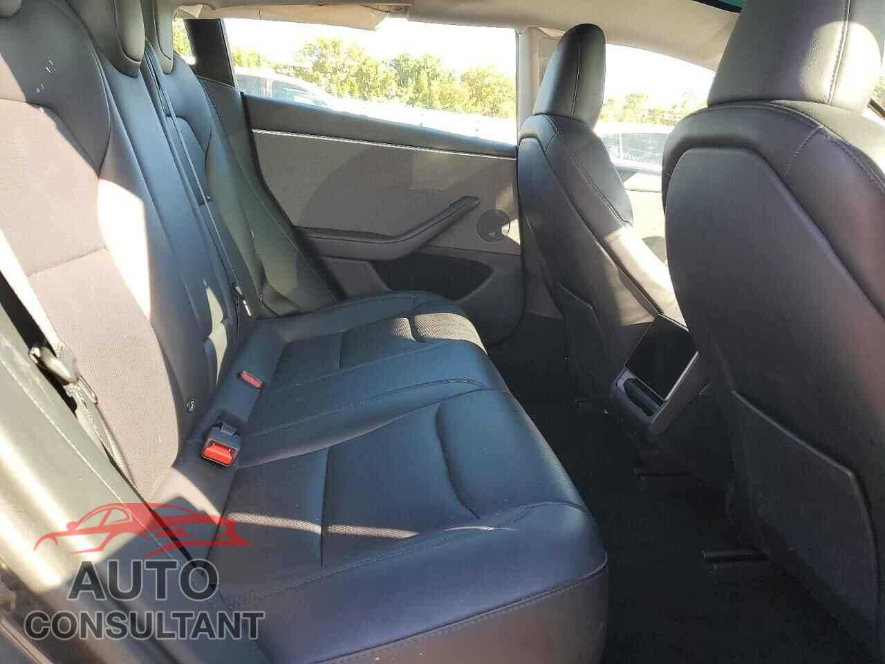 TESLA MODEL 3 2024 - 5YJ3E1EA7RF732341