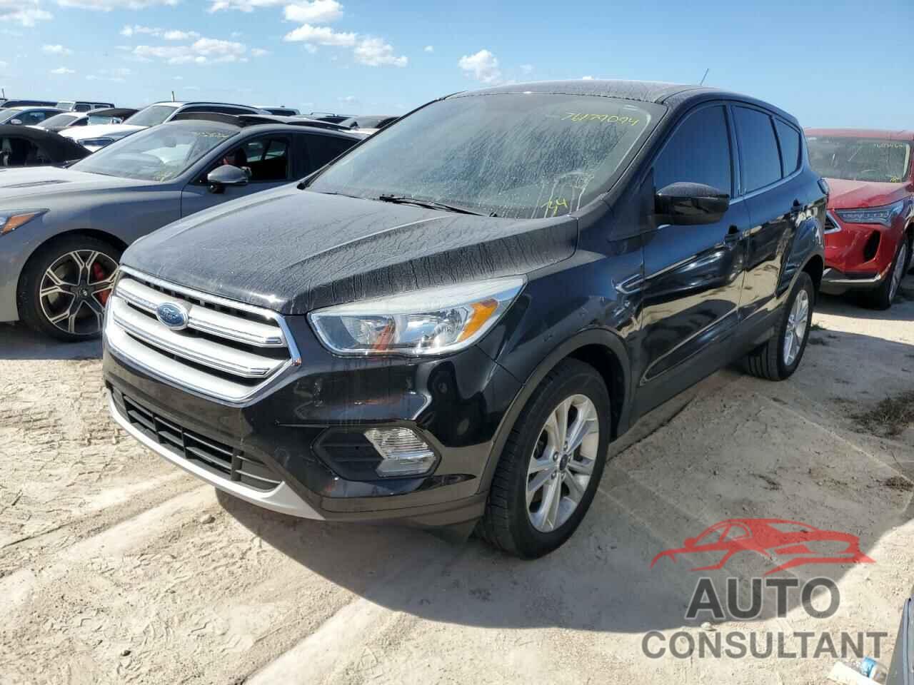 FORD ESCAPE 2017 - 1FMCU0G94HUD56652