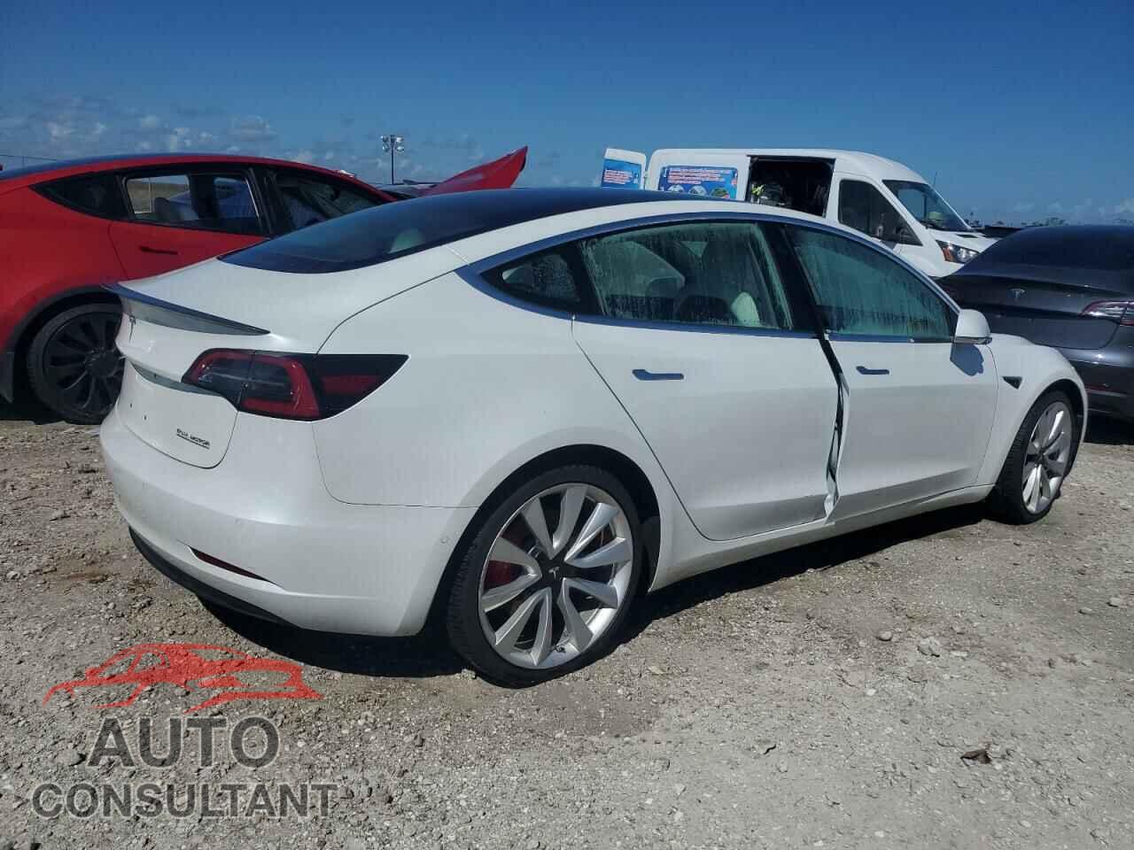 TESLA MODEL 3 2018 - 5YJ3E1EB8JF081850