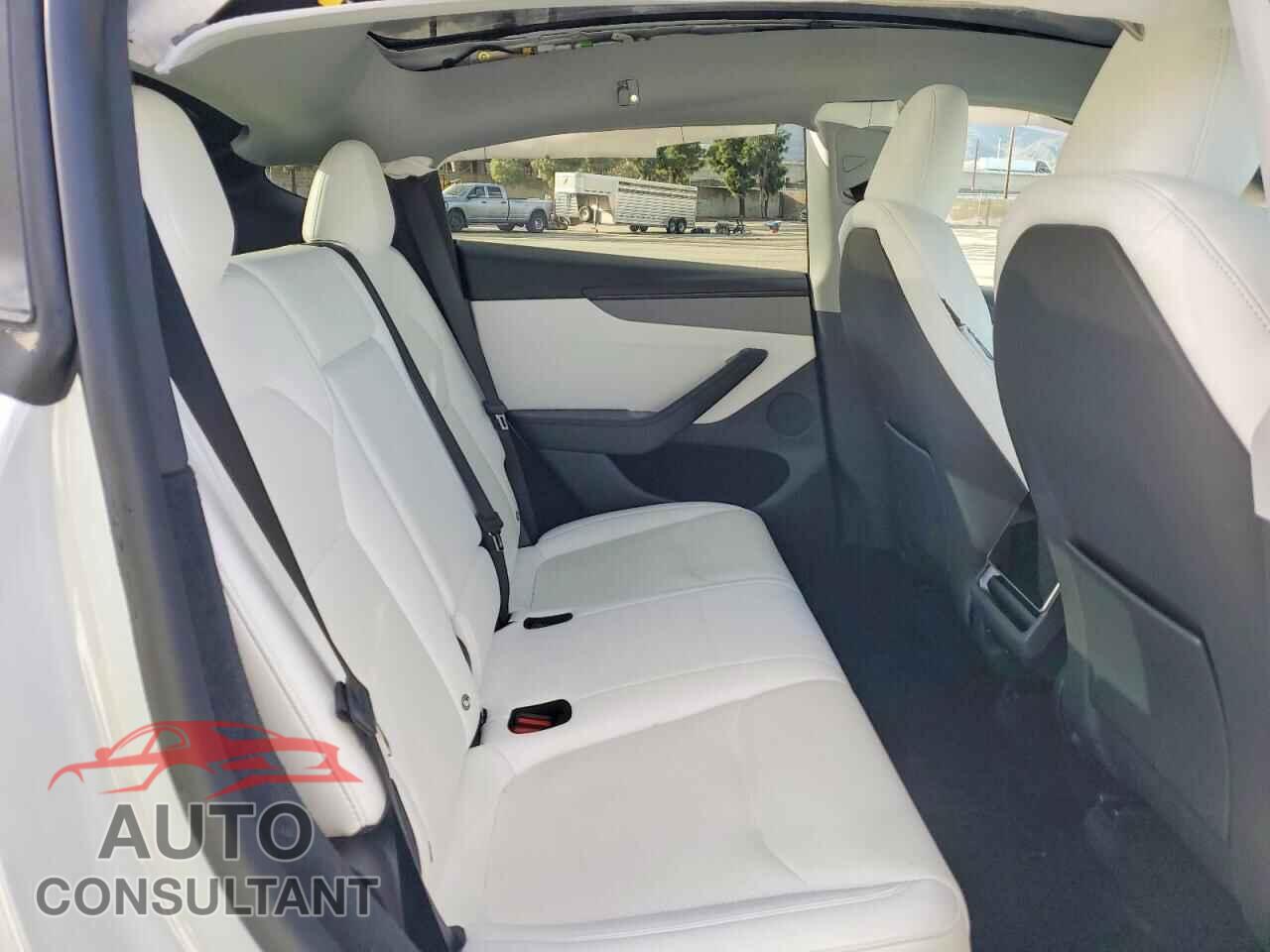 TESLA MODEL Y 2026 - 7SAYGDEDXTF452984