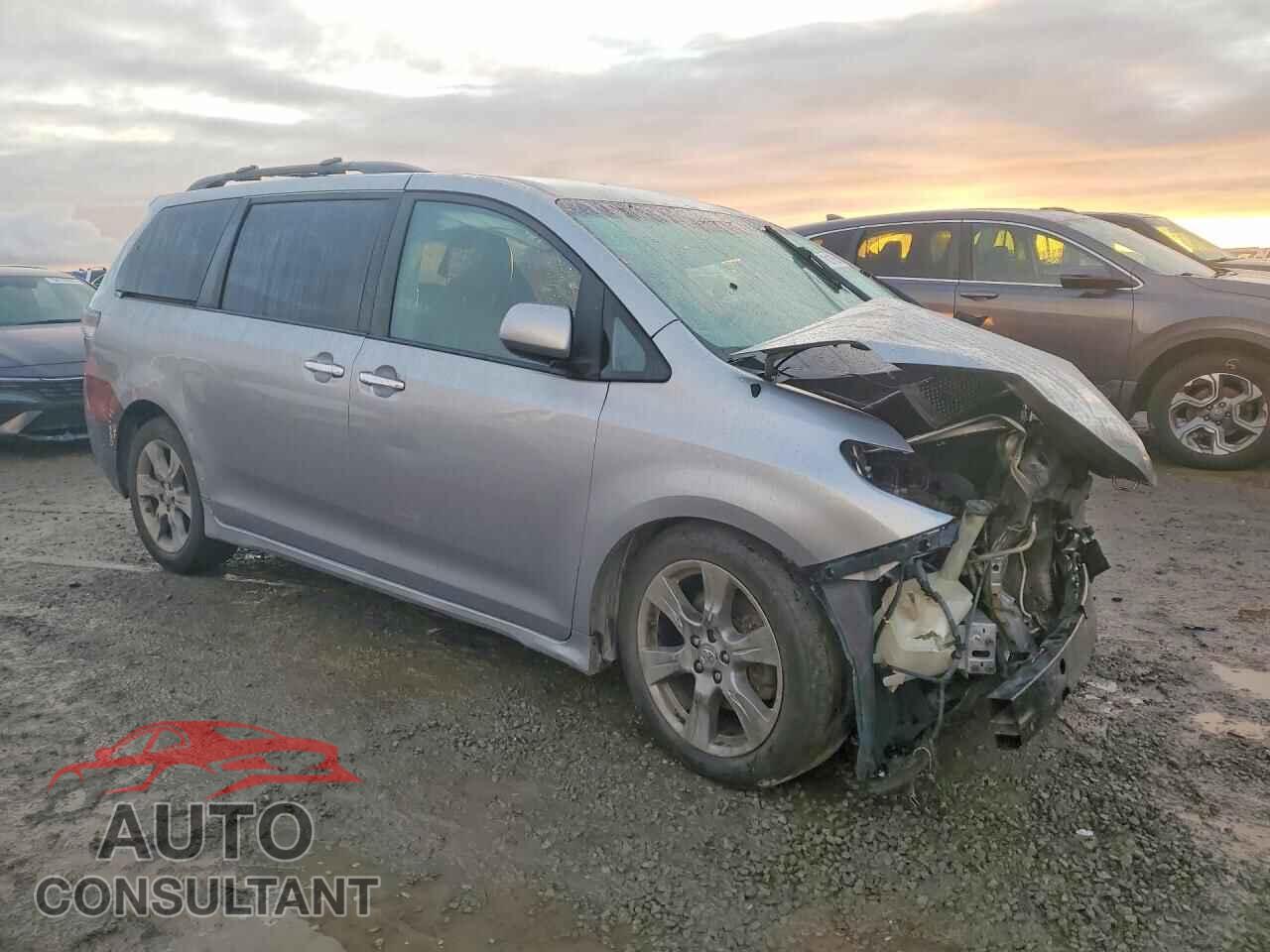 TOYOTA SIENNA 2013 - 5TDXK3DC8DS314304