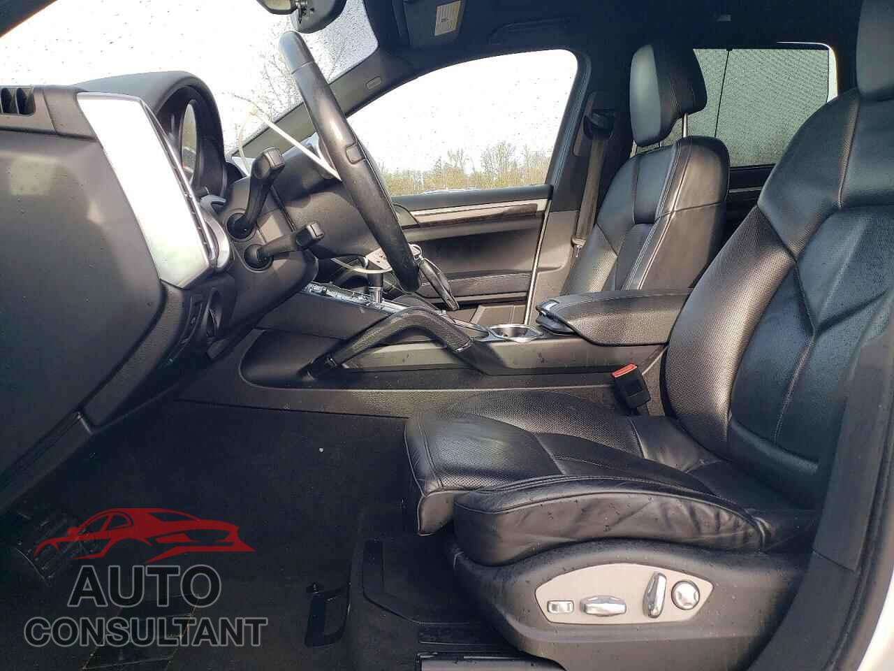 PORSCHE CAYENNE 2012 - WP1AA2A27CLA10930