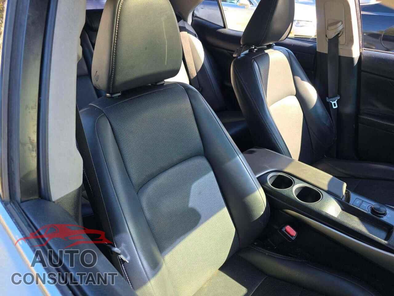 LEXUS IS 2015 - JTHBF1D2XF5049659