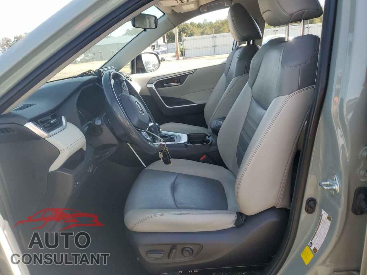 TOYOTA RAV4 2019 - JTMC1RFV5KD037476
