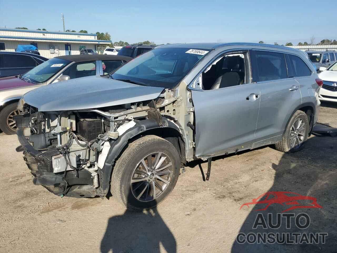 TOYOTA HIGHLANDER 2018 - 5TDJZRFH5JS560736