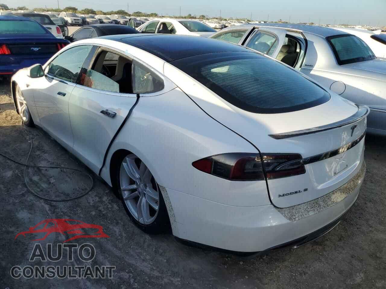 TESLA MODEL S 2013 - 5YJSA1DP6DFP16184