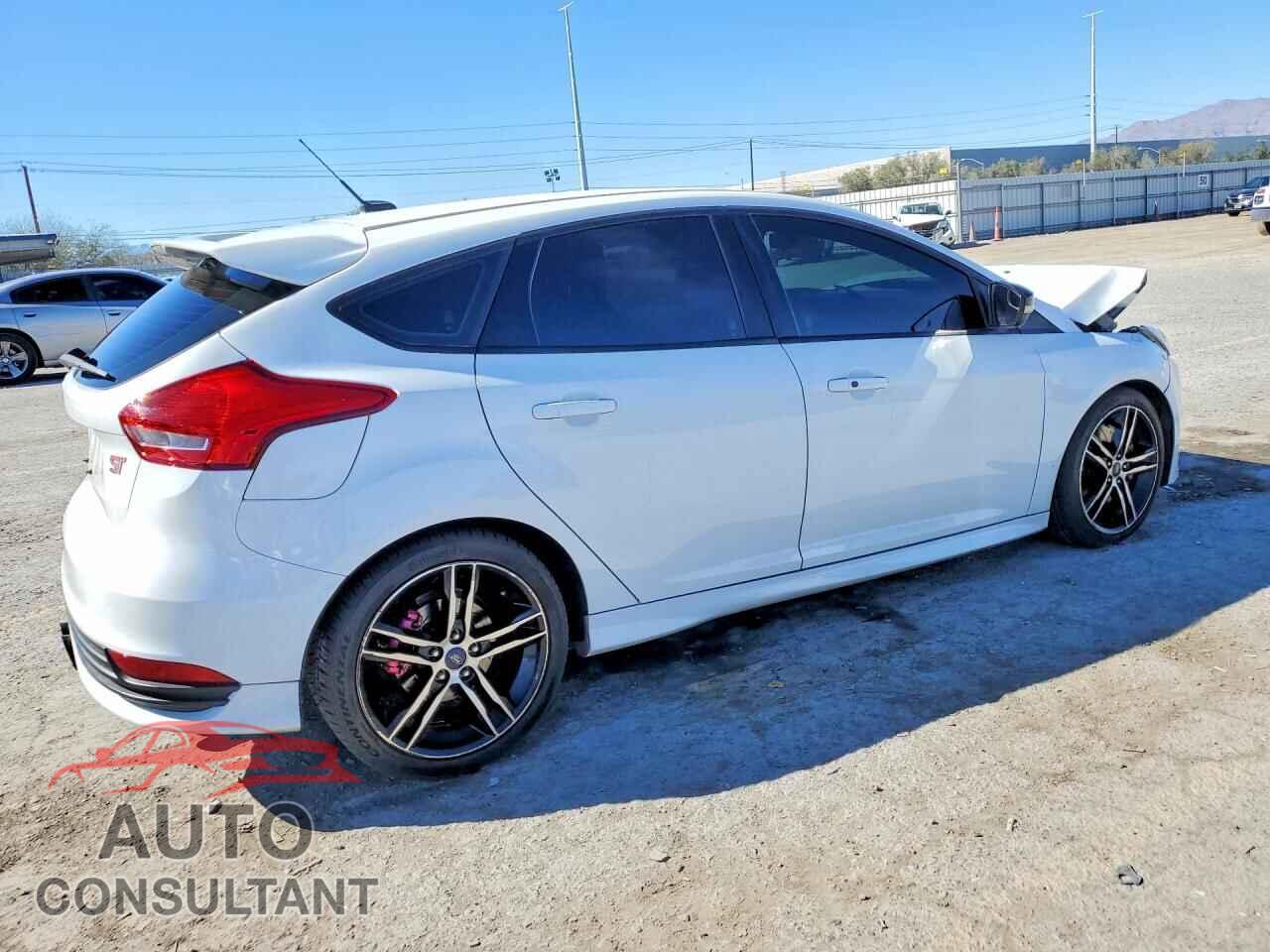 FORD FOCUS 2016 - 1FADP3L95GL209306