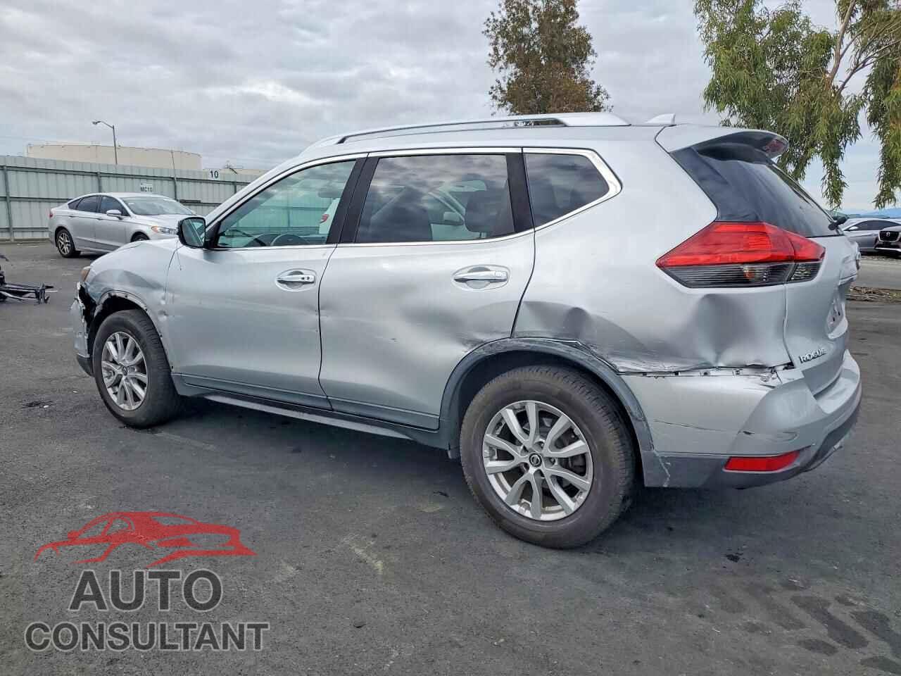 NISSAN ROGUE 2017 - KNMAT2MT5HP588962