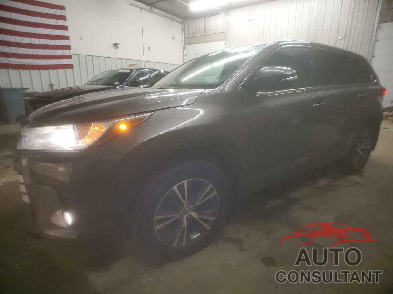 TOYOTA HIGHLANDER 2018 - 5TDBZRFH7JS497031