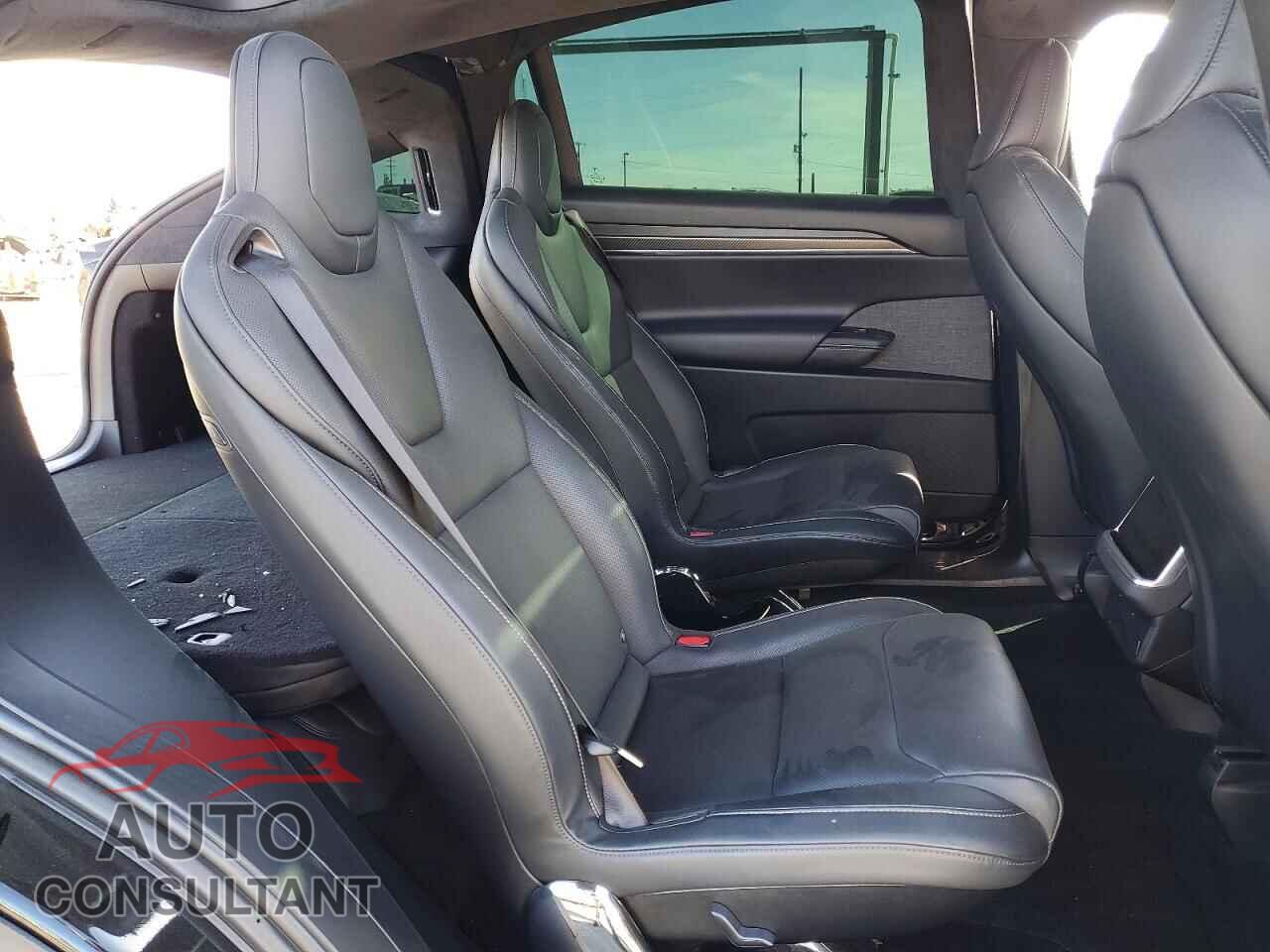 TESLA MODEL X 2024 - 7SAXCBE69RF437446