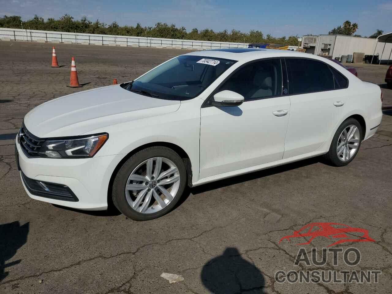 VOLKSWAGEN PASSAT 2019 - 1VWLA7A30KC001384