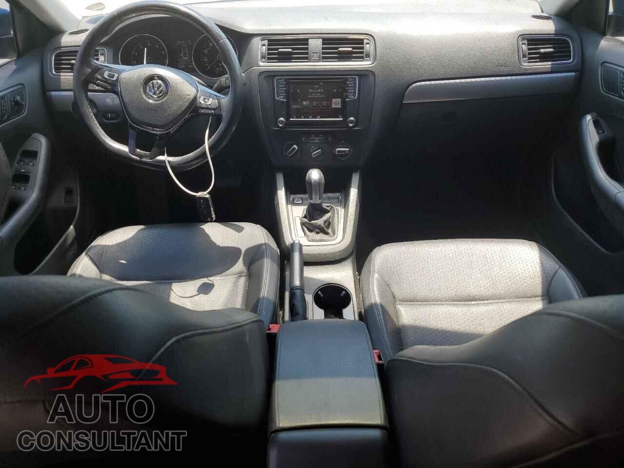 VOLKSWAGEN JETTA 2017 - 3VWDB7AJ2HM414138
