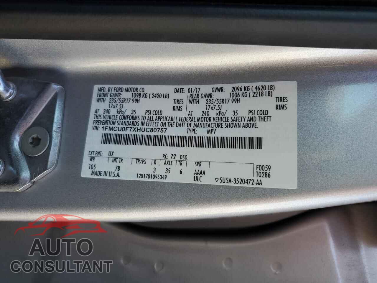 FORD ESCAPE 2017 - 1FMCU0F7XHUC80757