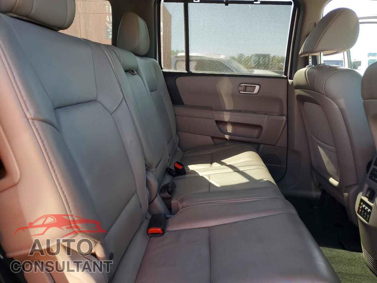 HONDA PILOT 2014 - 5FNYF3H93EB008656