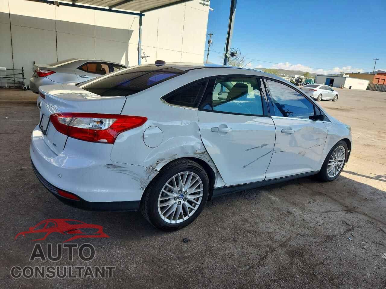 FORD FOCUS 2012 - 1FAHP3H22CL371577