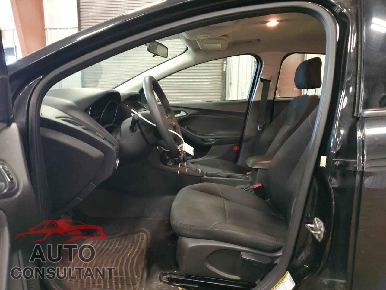 FORD FOCUS 2015 - 1FADP3F25FL350471